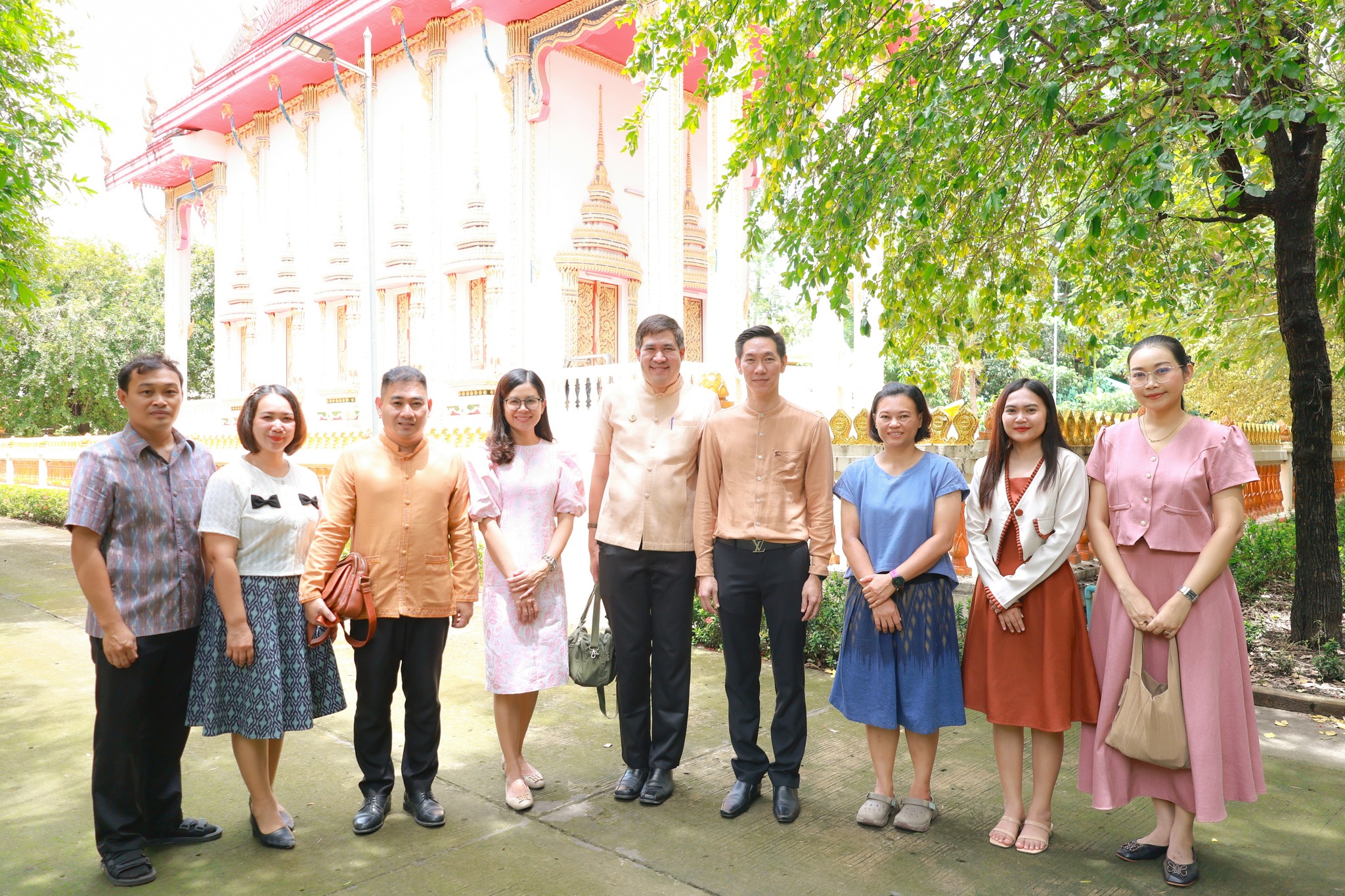 โครงการรณรงค์แต่งกายด้วยผ้าไทยและผ้าพื้นเมือง