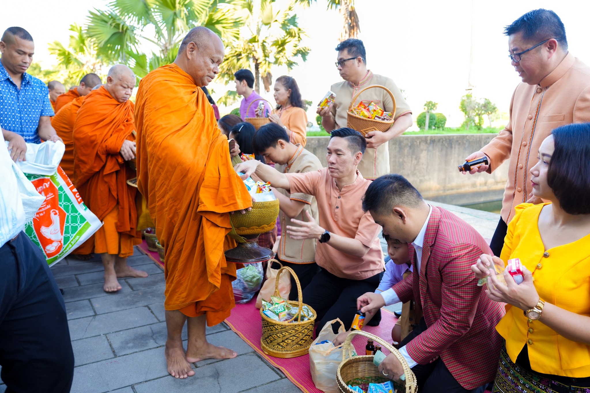 โครงการรณรงค์ รักษ์ผ้าไทย รักษ์ความเป็นไทย