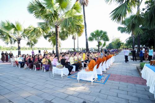 โครงการรณรงค์-รักษ์ผ้าไทย-2